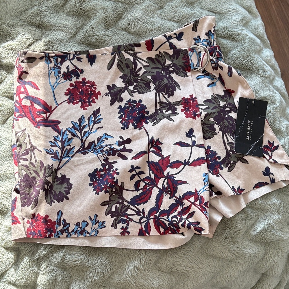 Zara Cream and Red Floral Women Skorts